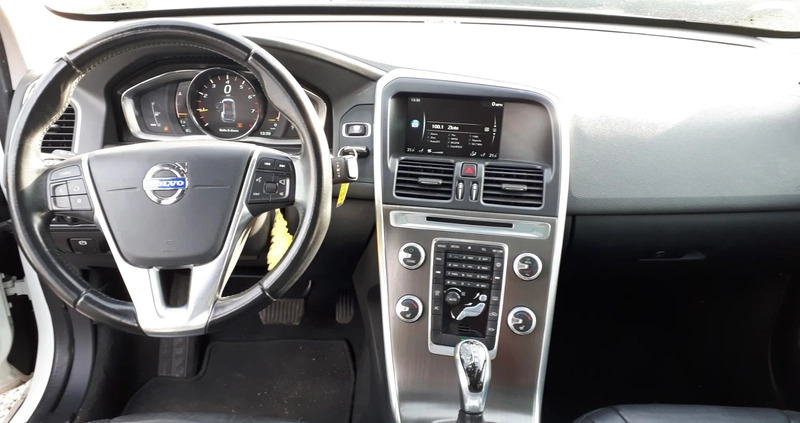 Volvo XC 60 cena 59999 przebieg: 231000, rok produkcji 2015 z Warszawa małe 301